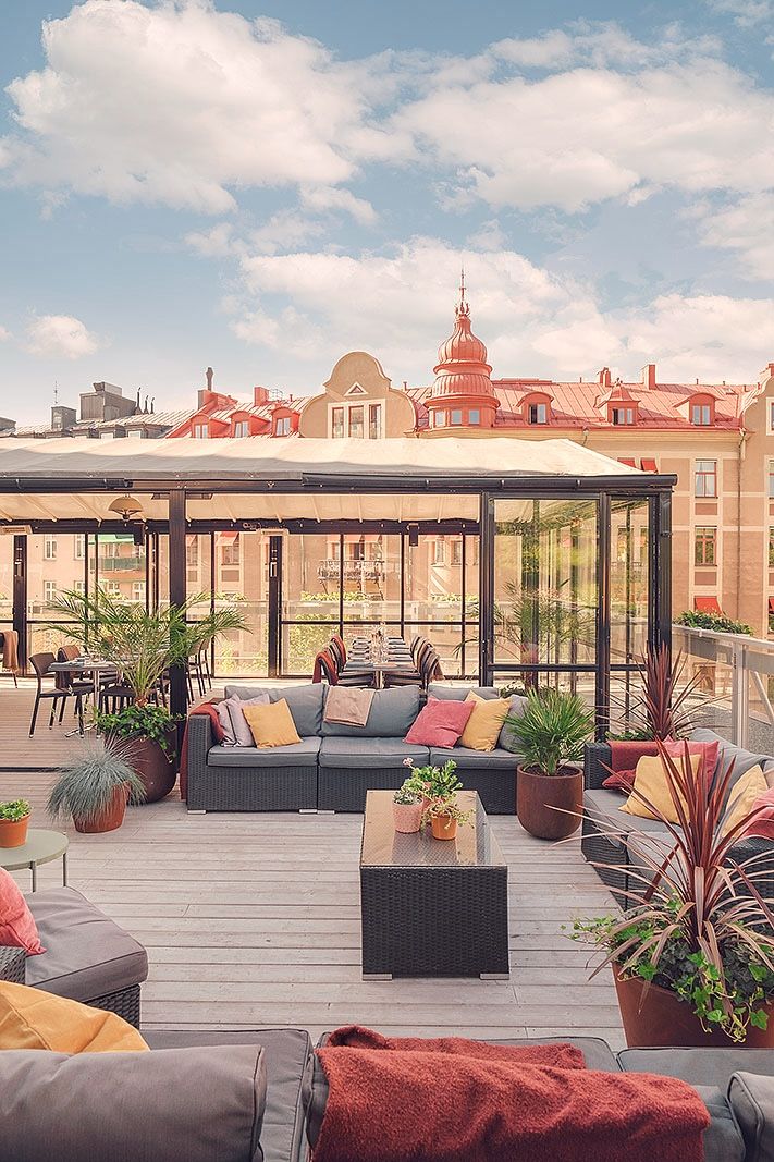 Rooftop terrace - up to 150 people