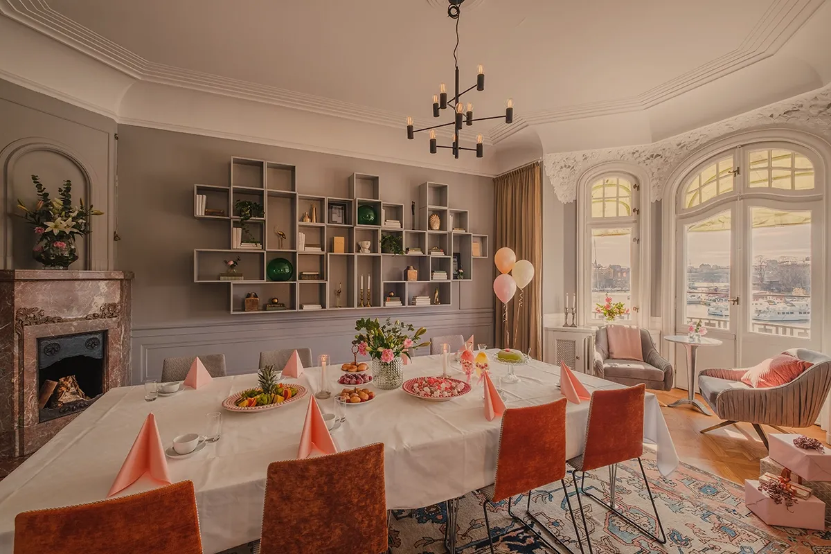 Salong 317 - up to 20 people.